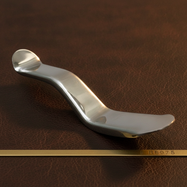 minnesota cheek lip retractors with tongue depressor — Dental Bench